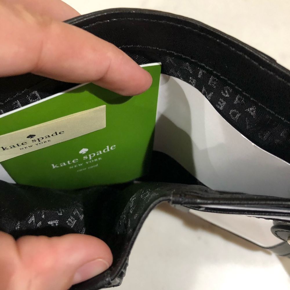 Kate Spade wallet - Picture 6 of 8